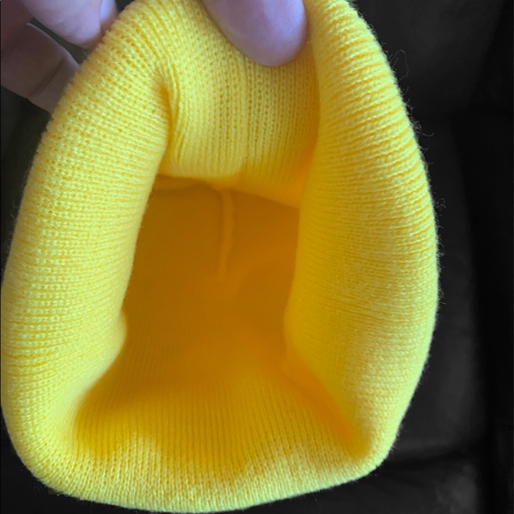 New Heart Emoji beanie winter hat one size fts all - Picture 5 of 6